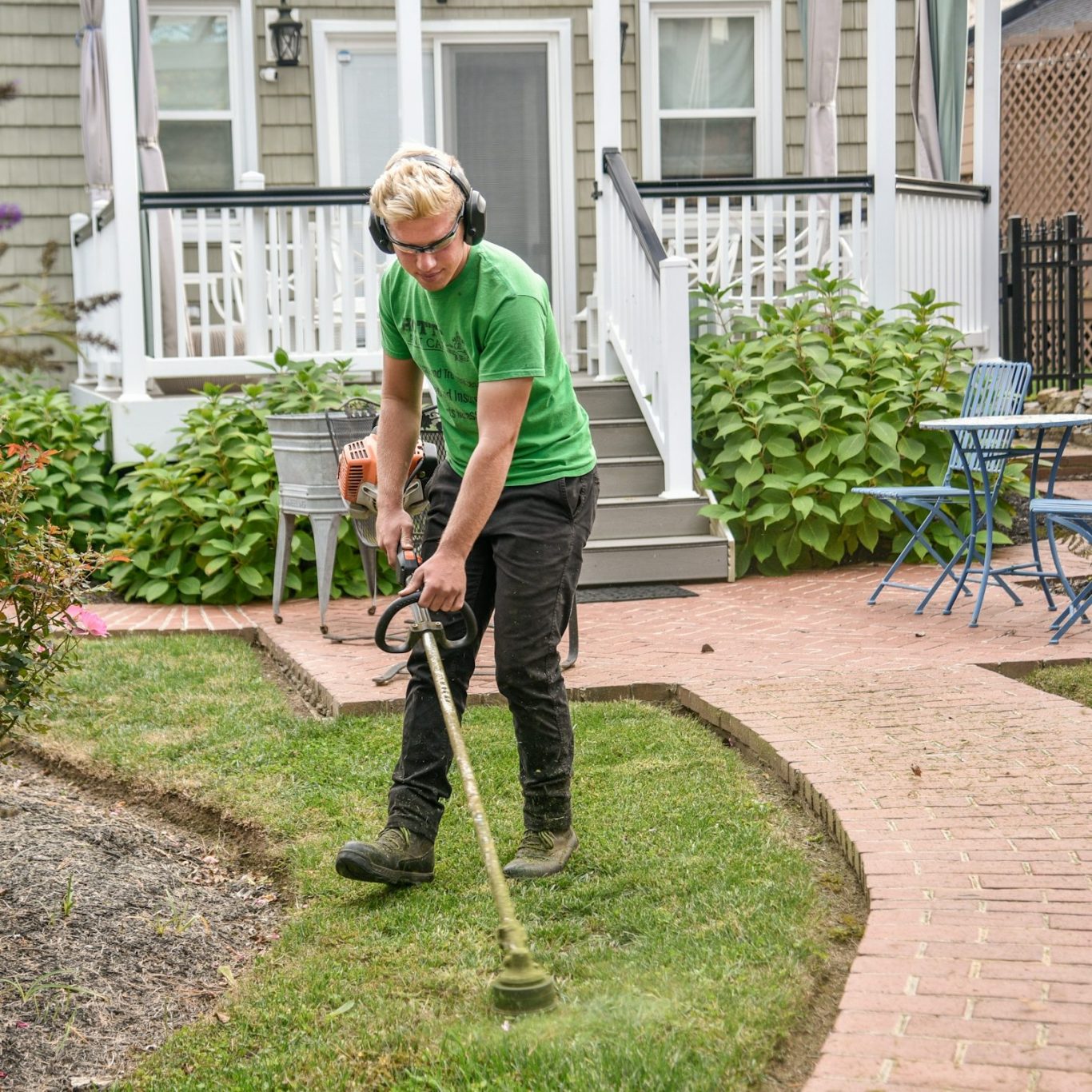 HDS - Jürgen Schlecht - Hausmeisterservice + Dienstleistungen - Gartenpflege Gartenpflege